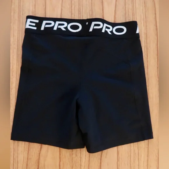 Women’s Nike Pro Shorts - Picture 3 of 3